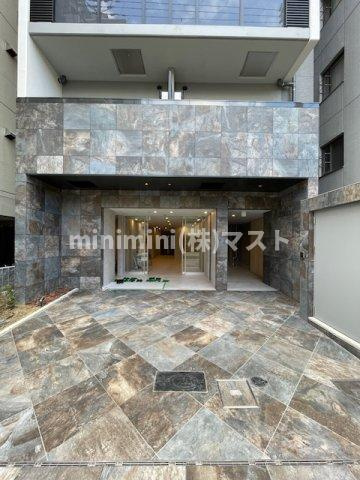 大阪市浪速区幸町２丁目の賃貸マンションの駐車場