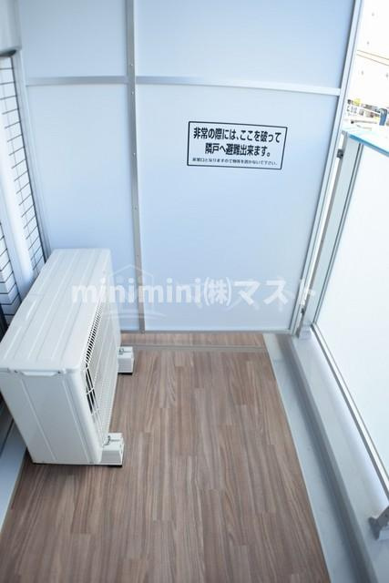 大阪市浪速区桜川２丁目の賃貸マンションのバルコニー