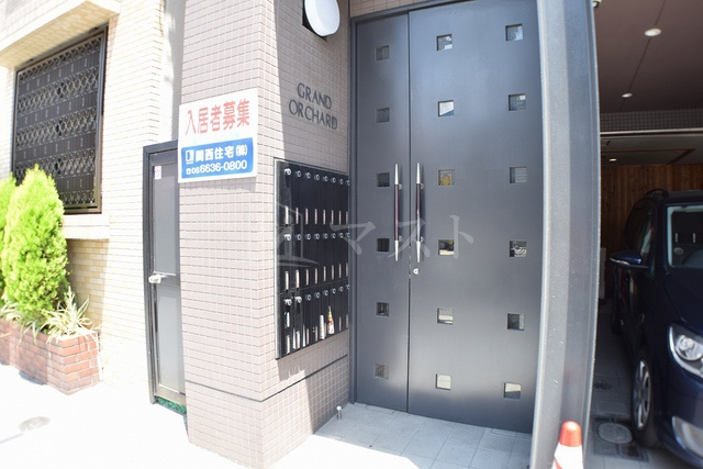 大阪市浪速区日本橋東３丁目の賃貸マンションのエントランス