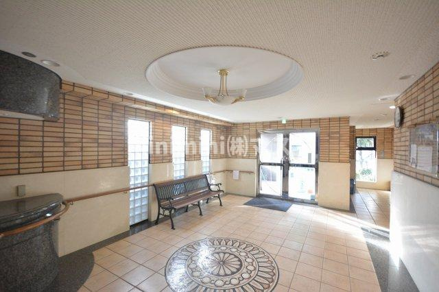 大阪市浪速区桜川２丁目の賃貸マンションのロビー