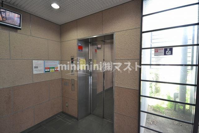 大阪市浪速区下寺１丁目の賃貸マンションのロビー