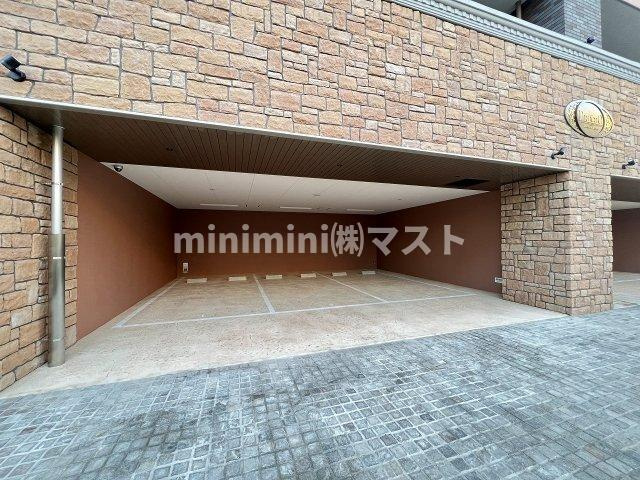 大阪市浪速区塩草１丁目の賃貸マンションの駐車場