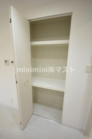 大阪市浪速区戎本町１丁目の賃貸マンションの収納