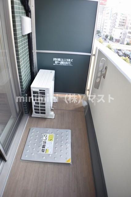 大阪市浪速区難波中１丁目の賃貸マンションのバルコニー