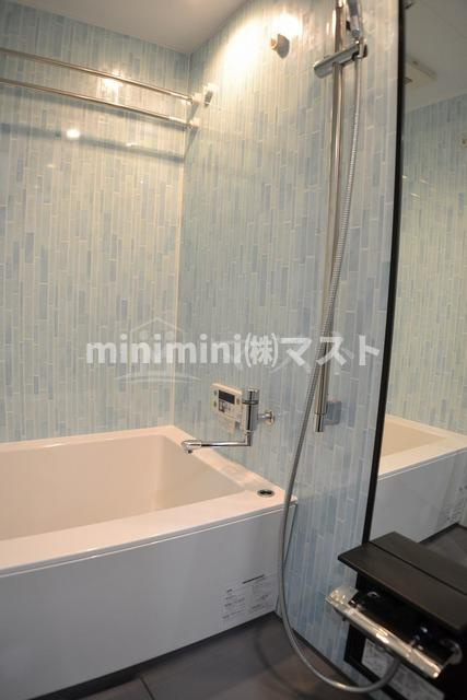 大阪市浪速区桜川４丁目の賃貸マンションの浴室
