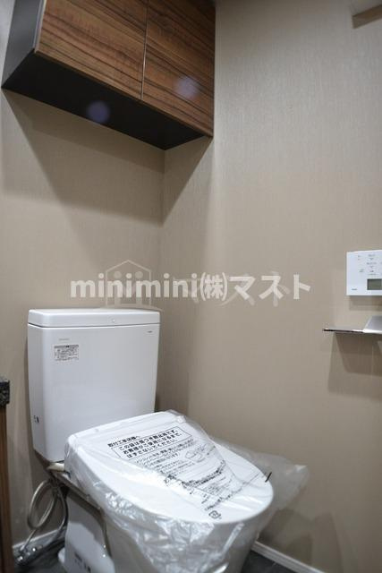 大阪市浪速区桜川４丁目の賃貸マンションのトイレ