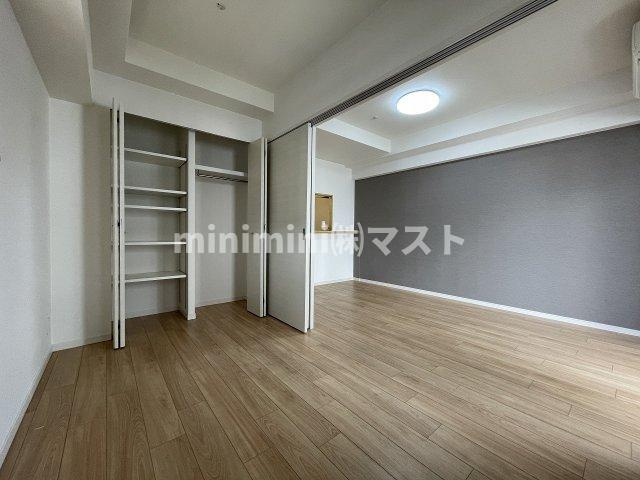 大阪市浪速区稲荷２丁目の賃貸マンションの洋室
