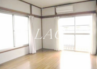 【居間・リビング】 | パームハイツ | 洋室のお部屋です。