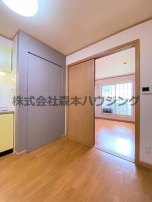 【居間・リビング】 | 　フレーリーコート | おしゃれな居間です