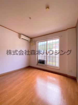 【洋室】 | 　フレーリーコート | ゆったりした洋室です