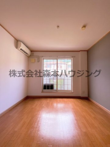 【洋室】 | 　フレーリーコート | 明るい洋室です