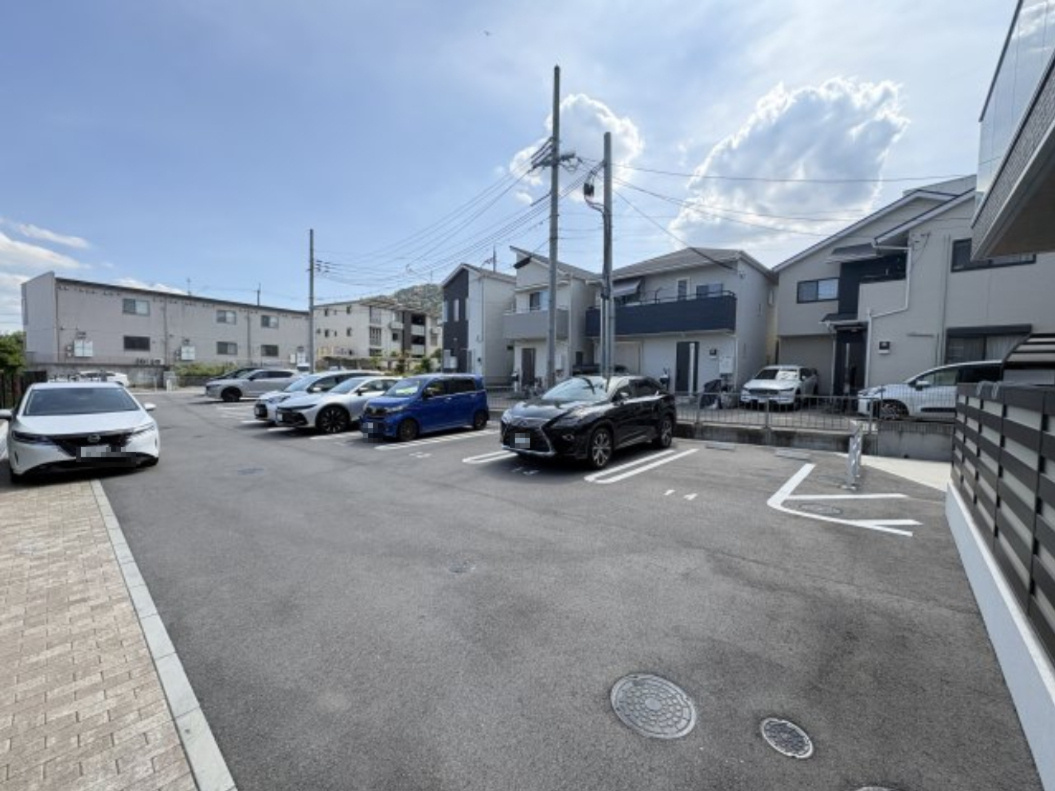 グランシャリオの駐車場