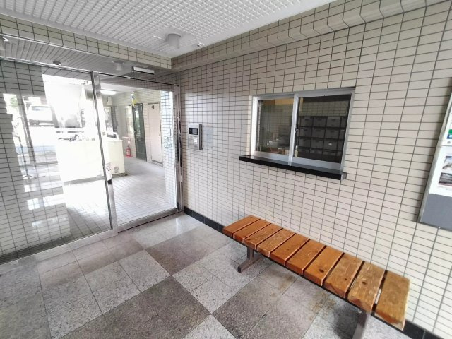 AP88 T`s garden梶ヶ谷 108のエントランス|




