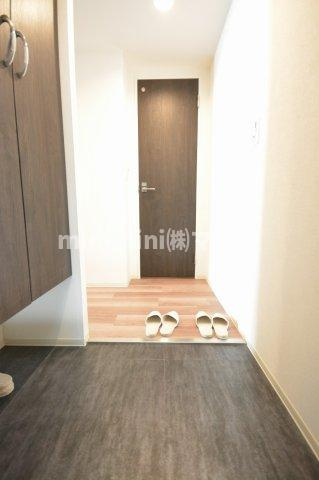 大阪市西区立売堀５丁目の賃貸マンションの玄関