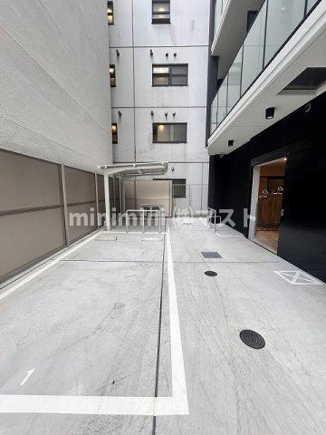 大阪市西区西本町２丁目の賃貸マンションの駐車場