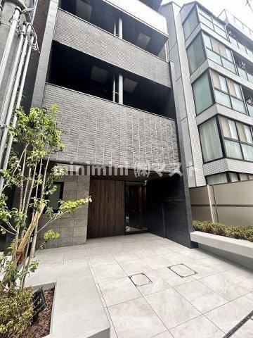 大阪市西区西本町２丁目の賃貸マンションのエントランス