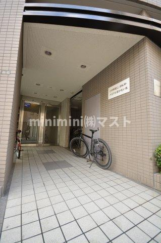 大阪市西区南堀江１丁目の賃貸マンションのエントランス