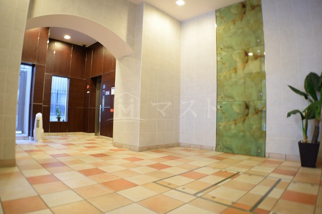 大阪市西区新町２丁目の賃貸マンションのロビー