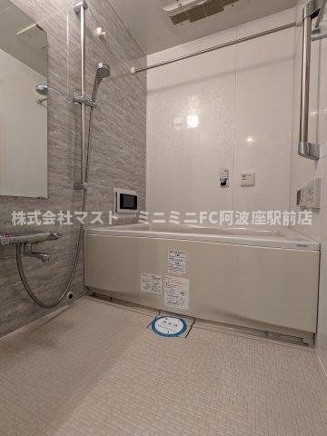 大阪市西区土佐堀３丁目の賃貸マンションの浴室
