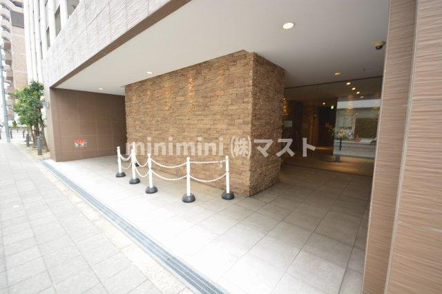 大阪市西区土佐堀３丁目の賃貸マンションのエントランス