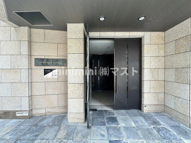 大阪市西区北堀江３丁目の賃貸マンションのエントランス