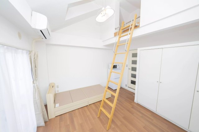 AP307 ローズガーデンタカエイ112番館 206の洋室|



