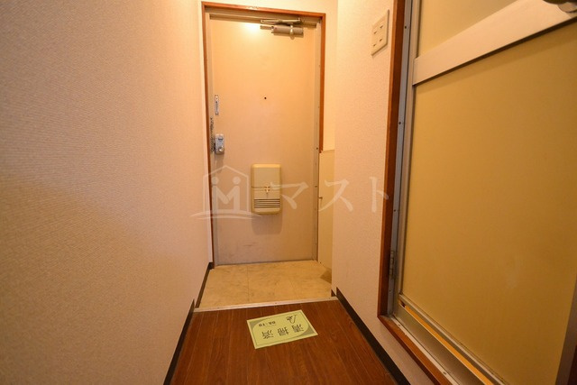 大阪市西区九条３丁目の賃貸マンションの玄関