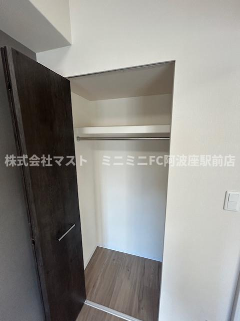 大阪市西区江戸堀２丁目の賃貸マンションの収納