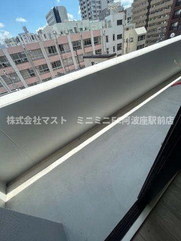 大阪市西区江戸堀２丁目の賃貸マンションのバルコニー