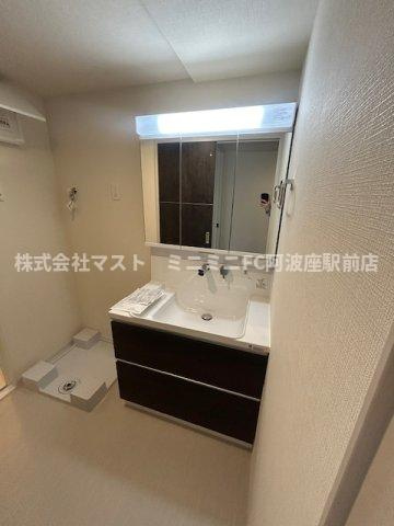 大阪市西区江戸堀２丁目の賃貸マンションの洗面所