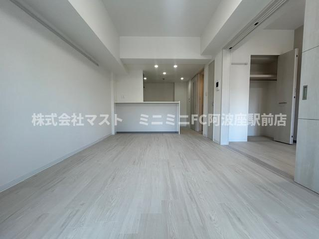 大阪市西区江戸堀２丁目の賃貸マンションの居間・リビング