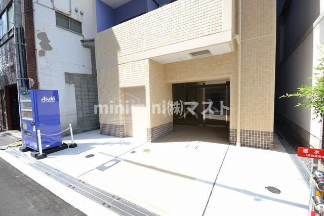 大阪市西区九条南３丁目の賃貸マンションのエントランス