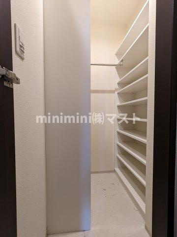 大阪市西区江戸堀３丁目の賃貸マンションの収納