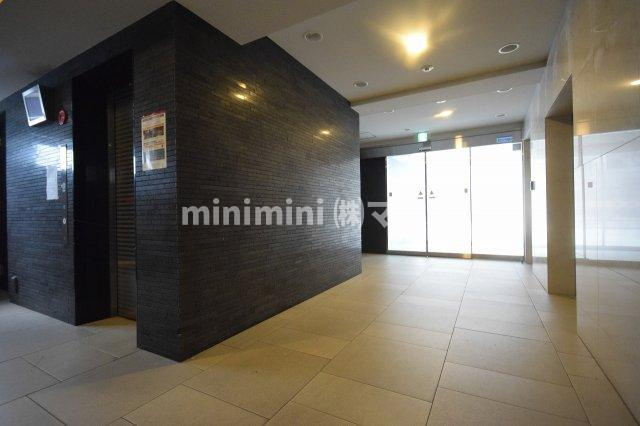 大阪市西区江戸堀１丁目の賃貸マンションのエントランス
