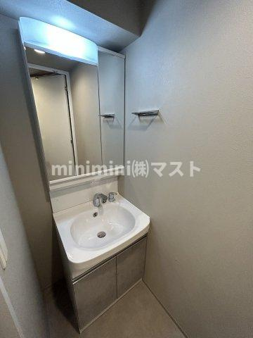 大阪市西区西本町１丁目の賃貸マンションの洗面所