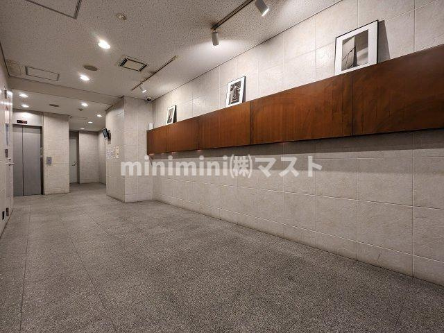 大阪市西区南堀江３丁目の賃貸マンションのロビー
