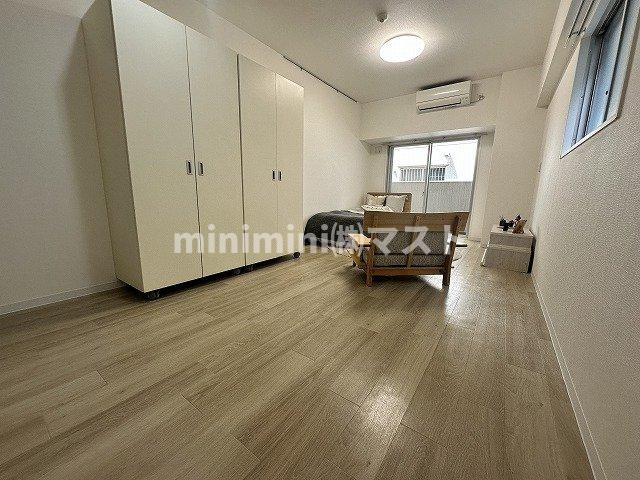 大阪市西区南堀江３丁目の賃貸マンションの居間・リビング
