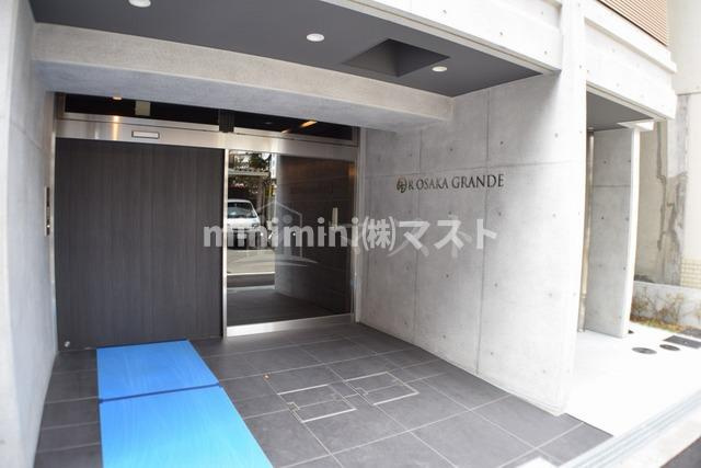 大阪市西区本田１丁目の賃貸マンションのエントランス