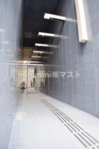 大阪市西区北堀江１丁目の賃貸マンションのエントランス