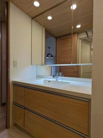 大阪市西区江之子島２丁目の賃貸マンションの洗面所|別部屋参考写真