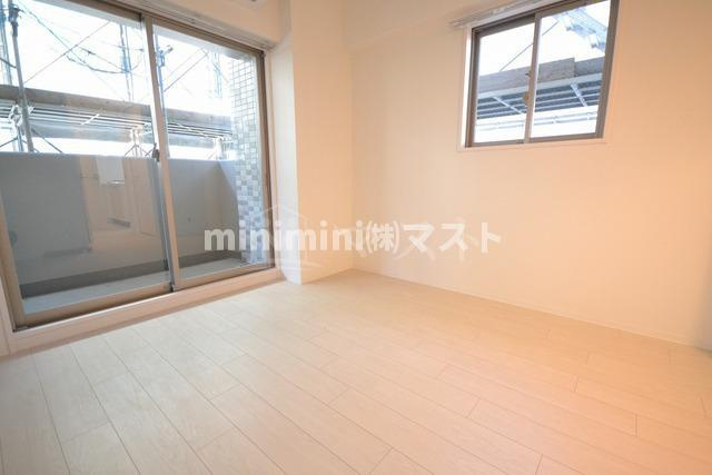 大阪市西区川口３丁目の賃貸マンションの居間・リビング|部屋横の小窓は角部屋のみです