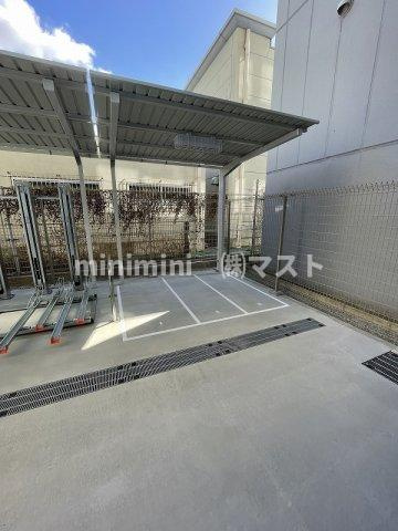 大阪市西区京町堀２丁目の賃貸マンションの駐車場