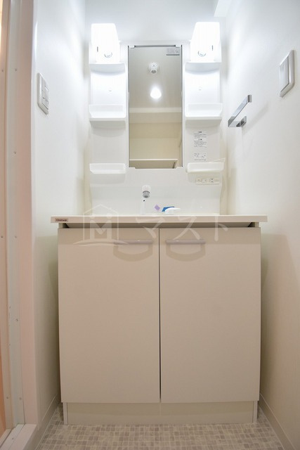 大阪市西区江戸堀２丁目の賃貸マンションの洗面所|別部屋参考写真