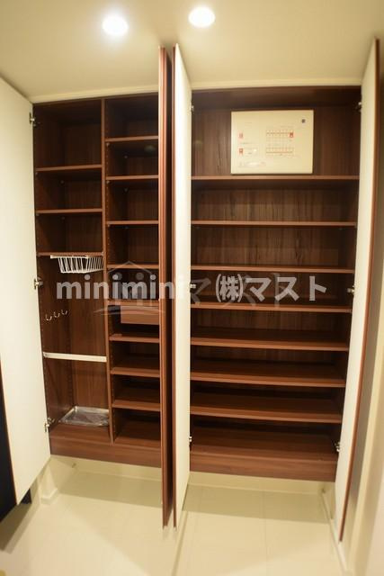 大阪市西区新町１丁目の賃貸マンションの収納|同マンションの別居室の室内写真になります。