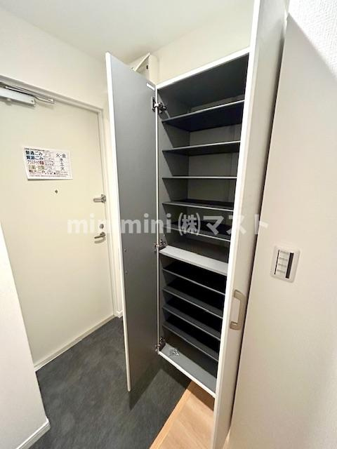 大阪市西区九条３丁目の賃貸マンションの収納