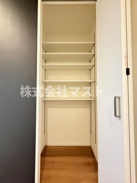大阪市西区北堀江３丁目の賃貸マンションの収納