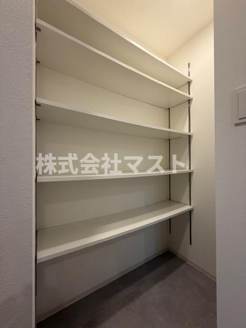 大阪市西区北堀江３丁目の賃貸マンションの収納