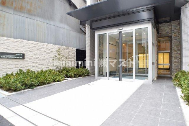 大阪市西区江戸堀１丁目の賃貸マンションのエントランス