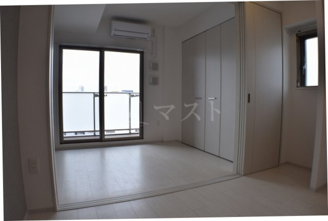大阪市西区本田２丁目の賃貸マンションの居間・リビング
