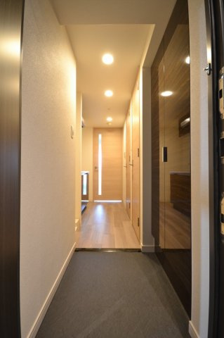 大阪市西区九条南２丁目の賃貸マンションの玄関